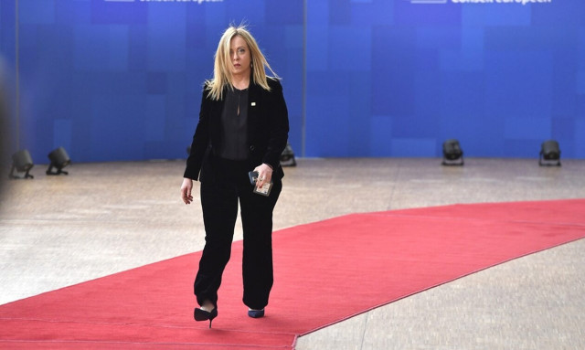 Σήμα κινδύνου από Μελόνι: «Αν καταρρεύσει η Τυνησία, κινδυνεύουμε να δεχθούμε 900.000 πρόσφυγες»