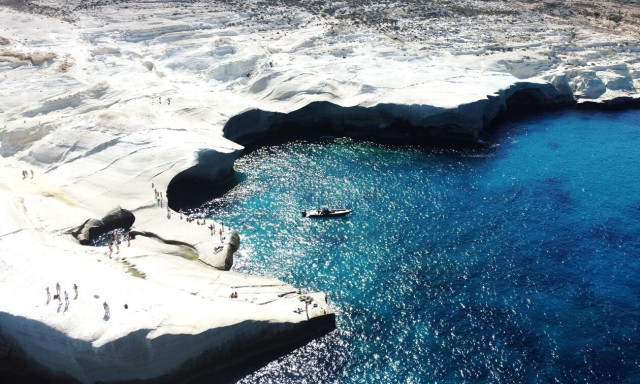 Ύμνος ιταλικής εφημερίδας για τη Μήλο: Ένα από τα ομορφότερα νησιά στον κόσμο