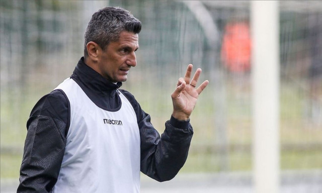 Super League: Τιμωρία για Λουτσέσκου - Δεν θα είναι στο ντέρμπι ΠΑΟΚ - ΑΕΚ