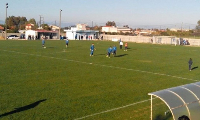 Απίστευτο περιστατικό στην Αχαΐα: Ξήλωσε κερκίδα γηπέδου και πήγε να την πουλήσει