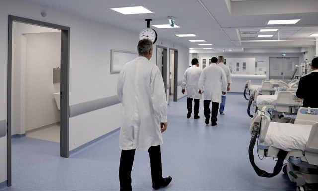 Κρήτη: Κινδυνεύει να χάσει το πόδι της, όμως την έχουν στην… αναμονή!