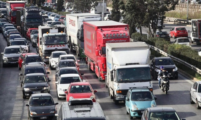Σοβαρό τροχαίο στη Λεωφόρο Κηφισού στο ύψος της Λένορμαν – Αποκαταστάθηκε η κυκλοφορία στο σημείο