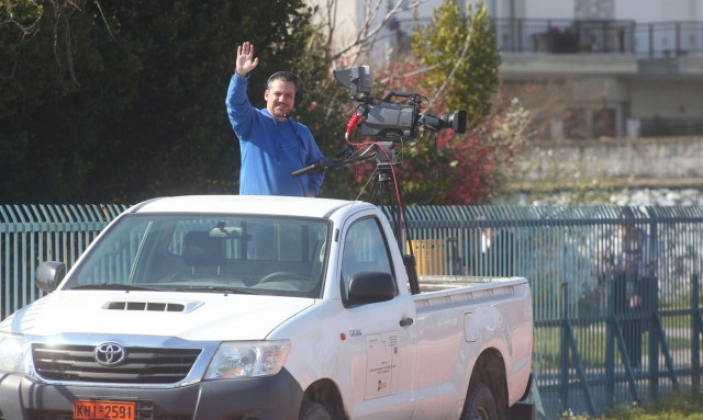 Super League 2: Κάμερα στήθηκε σε φορτηγάκι για τη μετάδοση του Αλμωπός – Ηρακλής