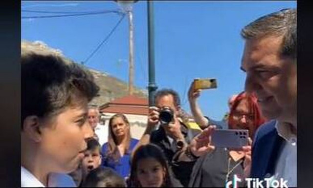 Ο μικρός Θανάσης από την Τήλο εξηγεί στον Αλέξη Τσίπρα... γιατί παρακμάζει η χώρα (vid)