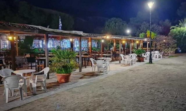 Βόλος: Η ιστορικότερη ταβέρνα της πόλης που μετρά 140 χρόνια δίπλα στη θάλασσα