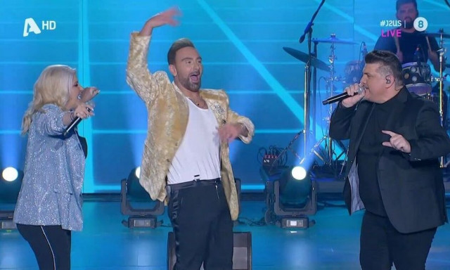 Πάρτυ στη σκηνή του J2US - «Τα σπασε» ο Κοκλώνης με Χαρά Βέρρα και Γιάννη Καψάλη