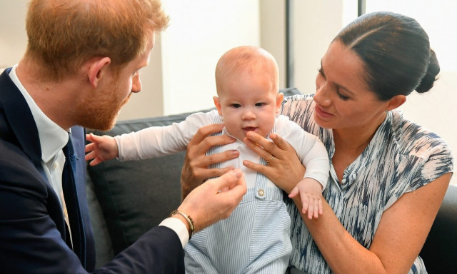 Πρίγκιπας Άρτσι: Εξαφάνισαν τον γιο του Χάρι από την ιστοσελίδα των ανακτόρων του Μπάκιγχαμ