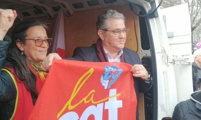 ΚΚΕ's Koutsoumbas: Governments are like trains