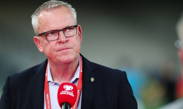 Προκριματικά Euro 2024: «Πλακώθηκε» on air με δημοσιογράφο ο προπονητής της Σουηδίας