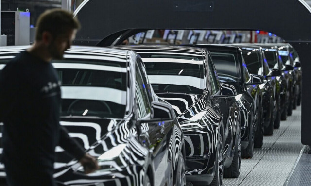 Η απόφαση που κράτησε «ζωντανούς» τους κινητήρες εσωτερικής καύσης και μετά το 2035