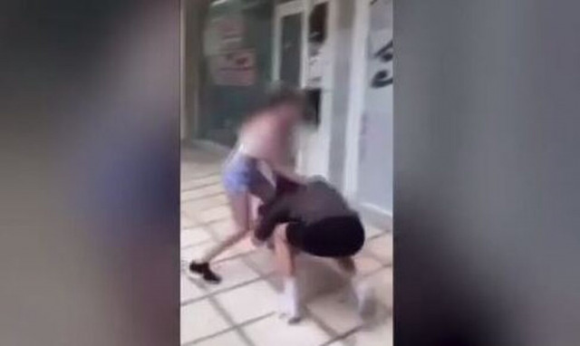 Εύοσμος: Άγριος ξυλοδαρμός 15χρονης από συνομήλικες - Ανέβαζαν τα βίντεο στο TikTok