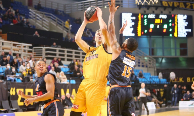 Αθλητικές μεταδόσεις: Προμηθέας - ΑΕΚ για τη Basket League και «μάχες» στη Euroleague