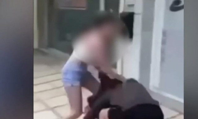 Εύοσμος: Σοκαριστικός ξυλοδαρμός 15χρονης από συμμαθήτριές – «Καμάρωναν» μέσω TikTok