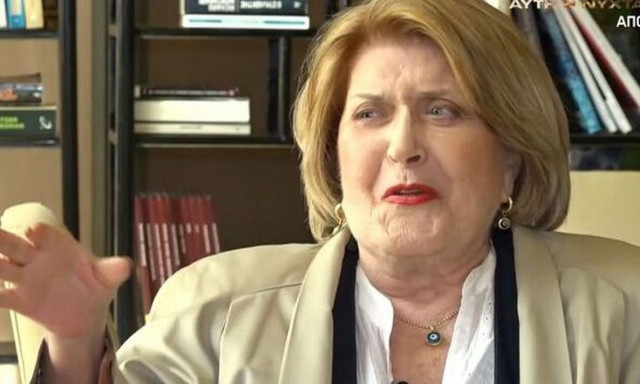 Βάσια Τριφύλλη: «Δεν έχω απογοητευτεί από το σεξ προς το παρόν»