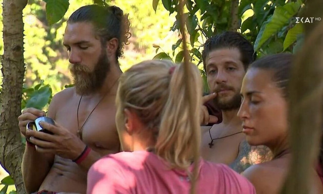 Survivor All Star: Έξαλλοι οι Κόκκινοι με τον Μπάρτζη - «Ο Νίκος μας δουλεύει μέσα στη μούρη μας»