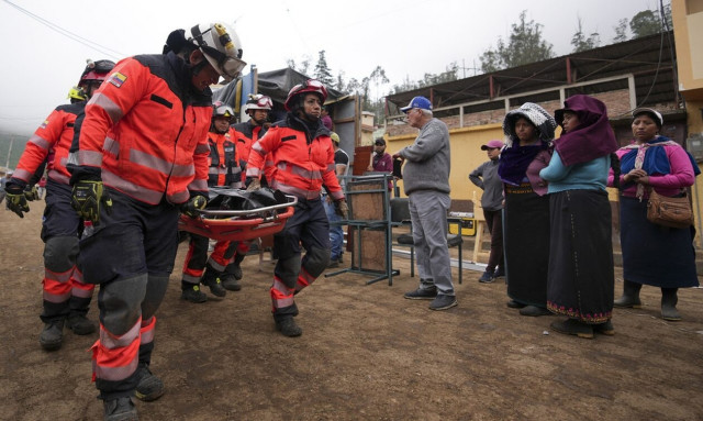 Κατολίσθηση στον Ισημερινό: Στους οι 17 νεκροί – Τελειώνουν οι ελπίδες για τους 72 αγνοούμενους