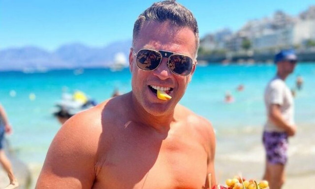 Κώστας Σόμμερ: Αγκαλιά με την 3,5 μηνών κόρη του