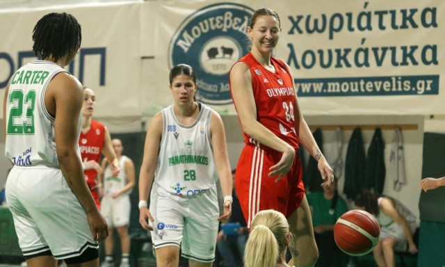 Παναθηναϊκός - Ολυμπιακός 60-66: Μια νίκη μακριά από τον τίτλο της Α1 μπάσκετ γυναικών