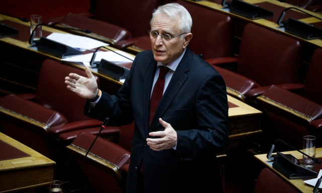 Γιάννης Ραγκούσης 