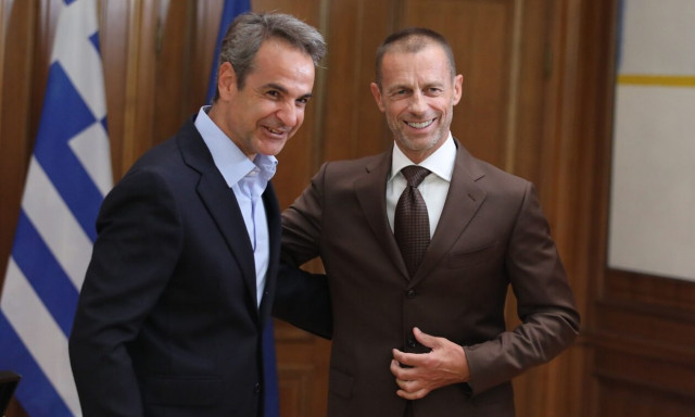 Super League: Ο Κυριάκος Μητσοτάκης ζήτησε τη συμβολή του προέδρου της UEFA για Elite διαιτητές