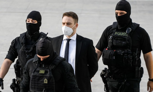 Γλυκά Νερά: Γιατί ο πατέρας της Καρολάιν Κράουτς εγκαταλείπει την Αλόννησο