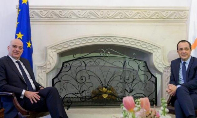 Συνάντηση Δένδια - Χριστοδουλίδη: Ανάγκη για βιώσιμη λύση για το Κυπριακό