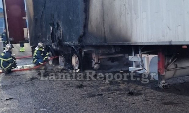 Φθιώτιδα: Νταλίκα τυλίχθηκε στις φλόγες στην Αθηνών Λαμίας