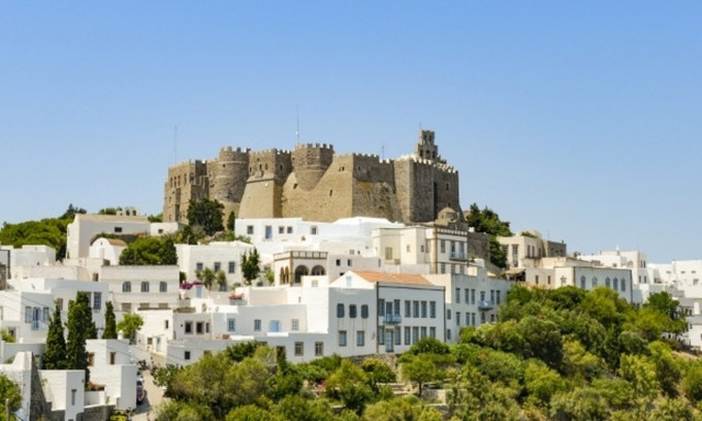 Πάτμος: Κορυφαίο ελληνικό νησί για τη μυστηριακή του ατμόσφαιρα σύμφωνα το Conde Nast Traveller