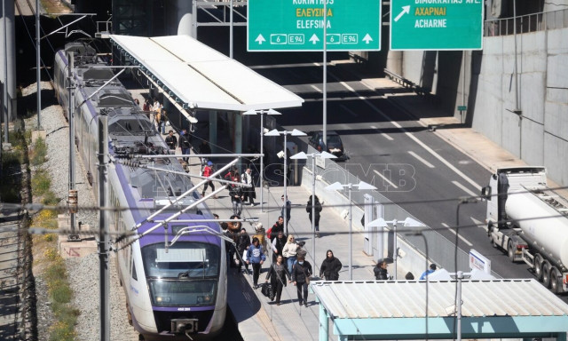 Προαστιακός: Πόσο ασφαλείς νιώθουν οι επιβάτες; Φωτογραφίες και βίντεο ντοκουμέντο από τον ΣΚΑ