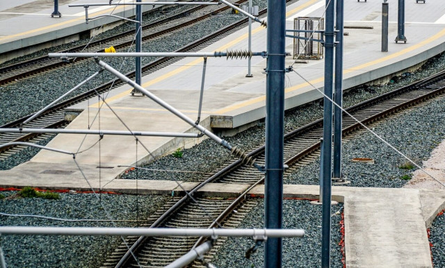 Ξανά στο...φως η σήραγγα στην Κακιά Σκάλα - Πυρετώδεις οι εργασίες από υπαλλήλους του ΟΣΕ