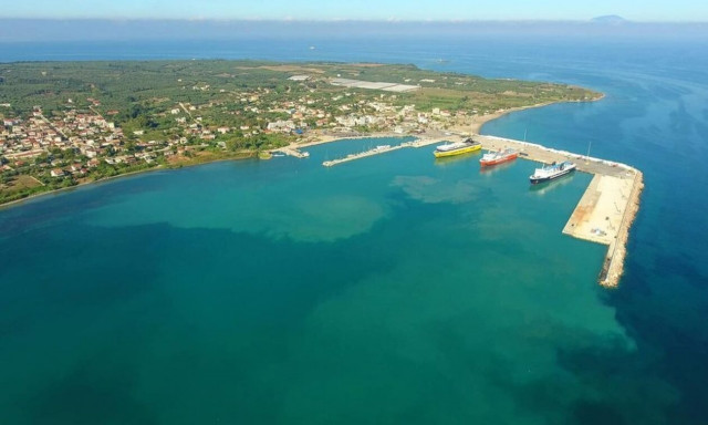 Σύγκρουση πλοίων στο λιμάνι της Κυλλήνης: Πώς έγινε η ρωγμή - Δεν τραυματίστηκαν οι 130 επιβάτες