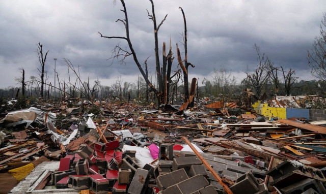 ΗΠΑ: Τουλάχιστον δύο νεκροί από τον ανεμοστρόβιλο στην Λιτλ Ροκ - Φόβοι για περισσότερα θύματα