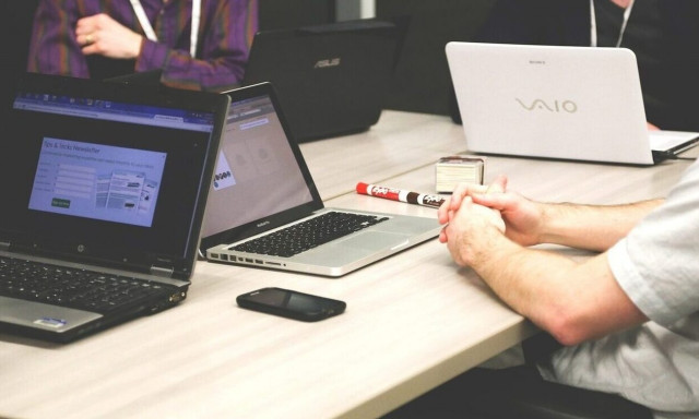 Κατώτατος μισθός: Τι αλλάζει σε 12 επιδόματα με την αύξηση