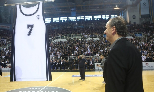 Μπάνε Πρέλεβιτς: Ανατριχίλα στην Πυλαία - Αποσύρθηκε η φανέλα με το «7» πριν το ΠΑΟΚ-ΑΕΚ (videos)