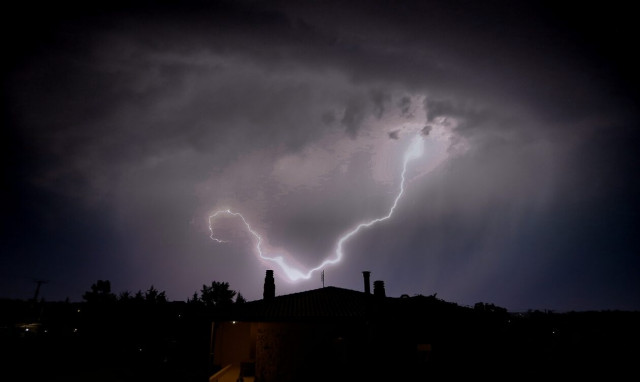 Κακοκαιρία Ιλίνα: Πού θα «χτυπήσουν» τα ακραία φαινόμενα – Οδηγίες προς τους πολίτες