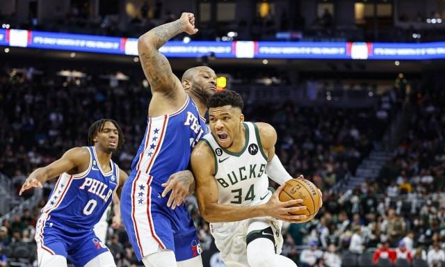 NBA: Ηγετική εμφάνιση Αντετοκούνμπο - Νίκη Μπακς κόντρα στους Σίξερς (vids)