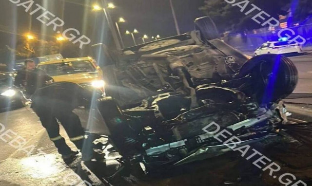 Καραμπόλα με σύγκρουση τριών οχημάτων στον Σκαραμαγκά – Ένας τραυματίας