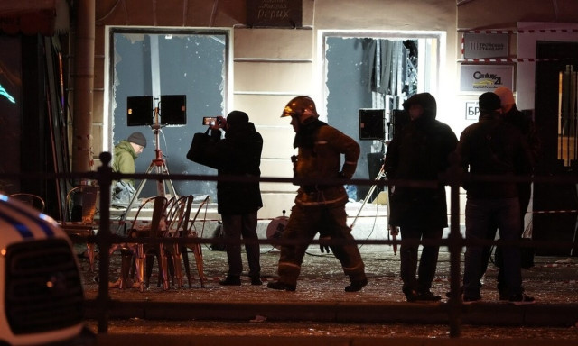 Ρωσία: H στιγμή που ο blogger παρέλαβε την προτομή βόμβα - Ποια είναι η 26χρονη που συνελήφθη