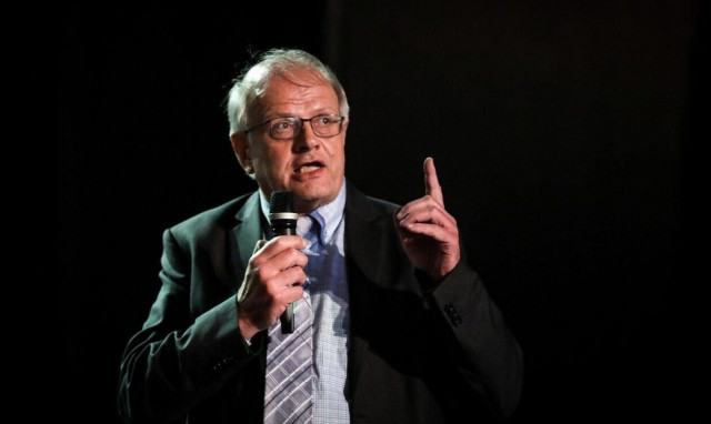 Τσελέντης για την πρωταπριλιάτικη ανάρτηση: «Κυνηγάνε εμένα όταν άλλοι κινδυνολογούν;»