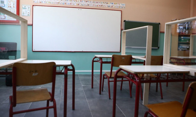 Πάτρα: Μοίρασαν ληγμένα γάλατα σε μαθητές