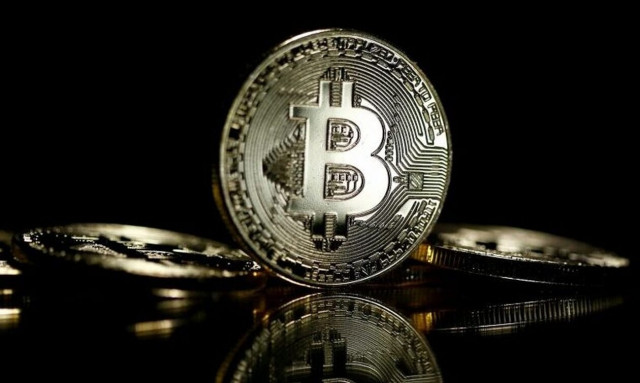 Bitcoin: Προσπάθεια να κρατηθεί στα 28.000 δολάρια