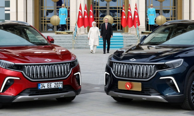 Ο Ερντογάν απέκτησε ένα Togg με συμβολικό αριθμό κυκλοφορίας