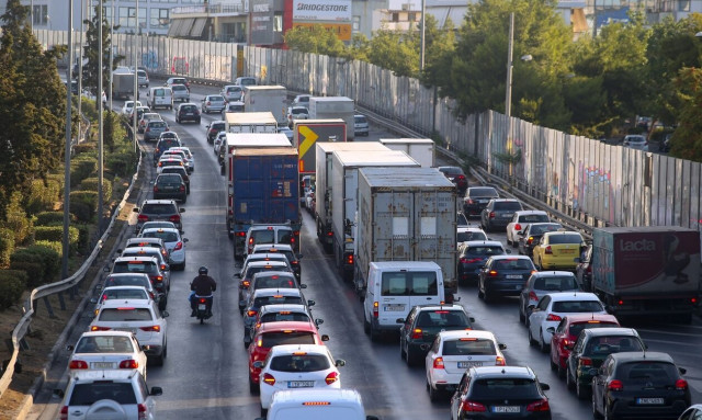 Κίνηση στους δρόμους: Ξεκίνησε η έξοδος του Πάσχα - Απροσπέλαστος ο Κηφισός