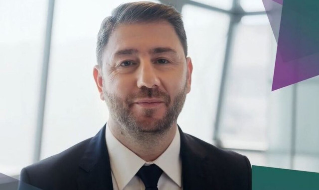 Ο Νίκος Ανδρουλάκης απαντά στο ερώτημα για το «πρόσωπο» - Νέο προεκλογικό σποτ του ΠΑΣΟΚ