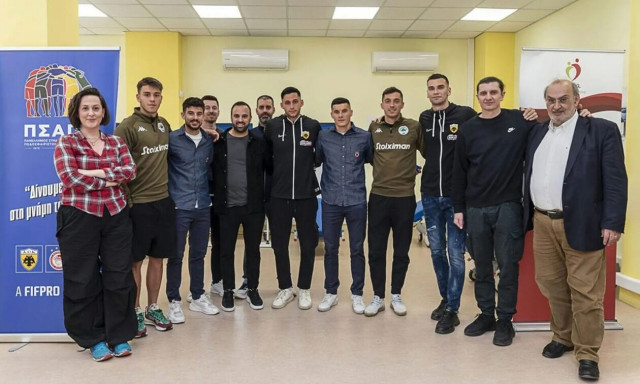 Τέμπη: Παίκτες ΑΕΚ, Παναθηναϊκού και Ολυμπιακού έδωσαν αίμα στη μνήμη του Ιορδάνη Αδαμάκη