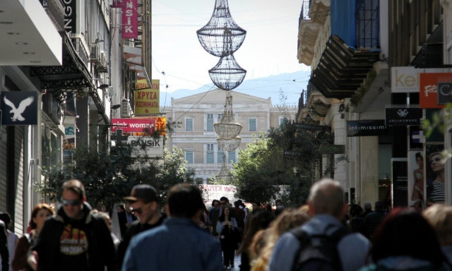 Σε πασχαλινούς ρυθμούς η αγορά – Σε ισχύ το εορταστικό ωράριο λειτουργίας των καταστημάτων