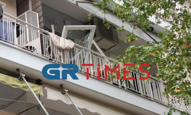 Θεσσαλονίκη: Βομβαρδισμένο τοπίο το διαμέρισμα μετά την έκρηξη φιάλης υγραερίου – 3 τραυματίες