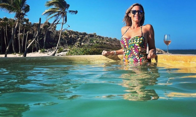 Παράτησε τη δουλειά της για να ταξιδέψει μόνη της σε όλο τον κόσμο