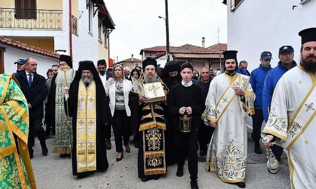Το Τίμιο Ξύλο από το Άγιο Όρος στα Πετροκέρασα της Μητρόπολης Ιερισσού