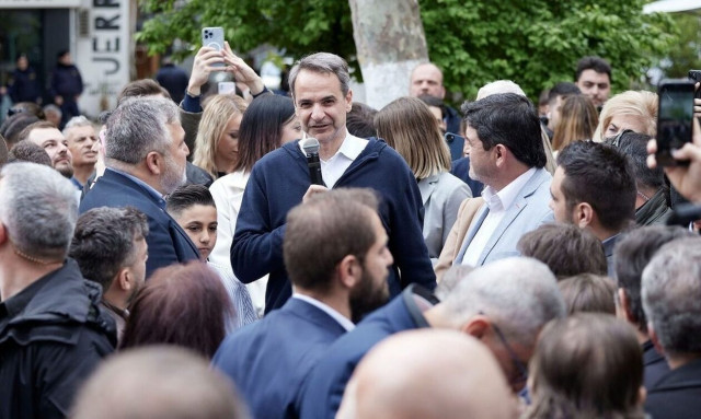 PM Mitsotakis appeals to all democratic forces to erect a barrier to Golden Dawn